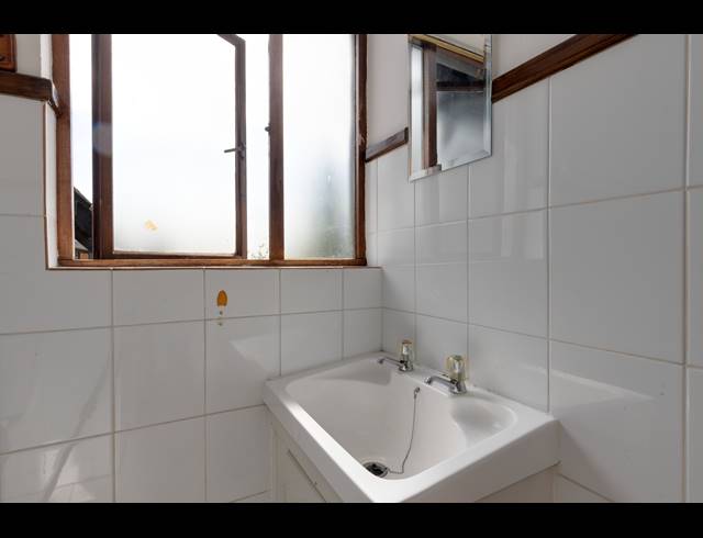 2 BEDROOM APARTMENT FOR SALE IN SUNNINGHILL